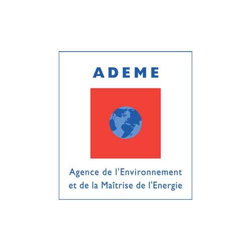 Le logo de l'ADEME est un carré rouge avec une planete bleu en son milieu. C'est une référence client d'Antoine Chadufau en conseil en communication.
